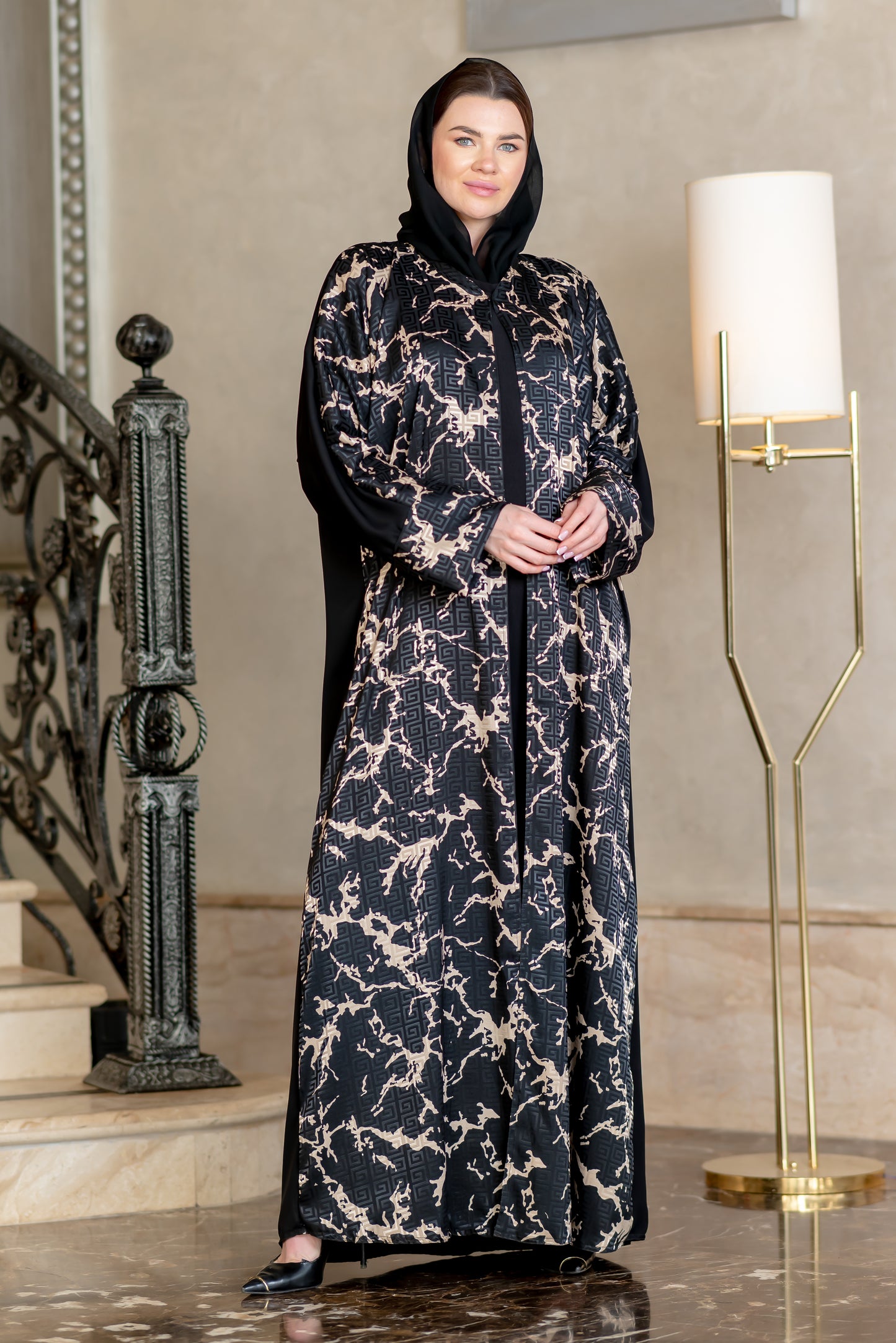 إسدال بشت فيرساتشي مقفول ذهبي